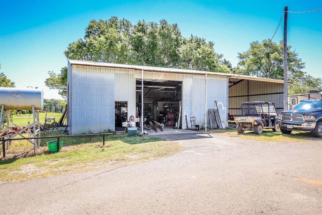 House in Carthage, Texas, United States 3 - 17792079