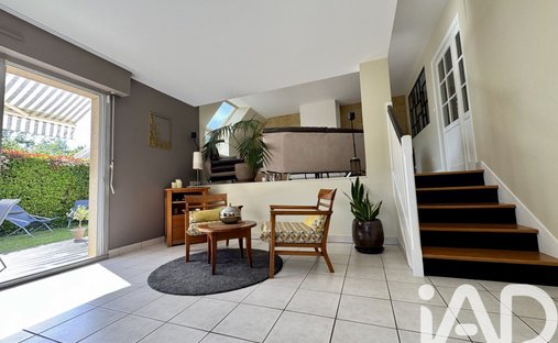 House in Nord Est, Saint-Grégoire, France 1