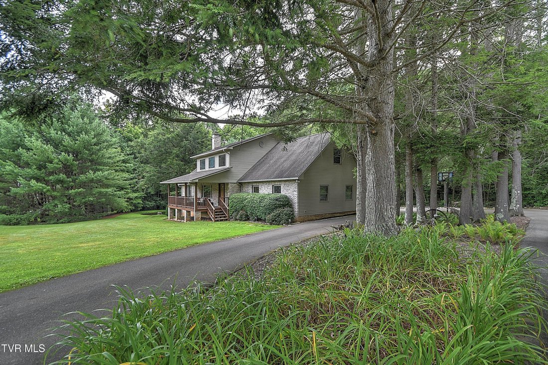 House in Roan Mountain, Tennessee, United States 3 - 17791760