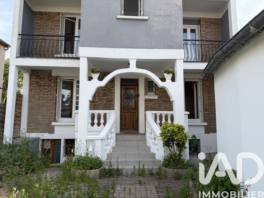 Plateau, Nanterre, France 2 - 17796940
