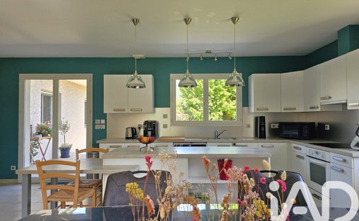House in Ouest, La Ravoire, France 1