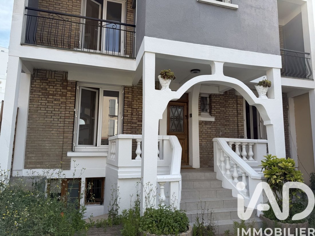 Plateau, Nanterre, France 3 - 17796940