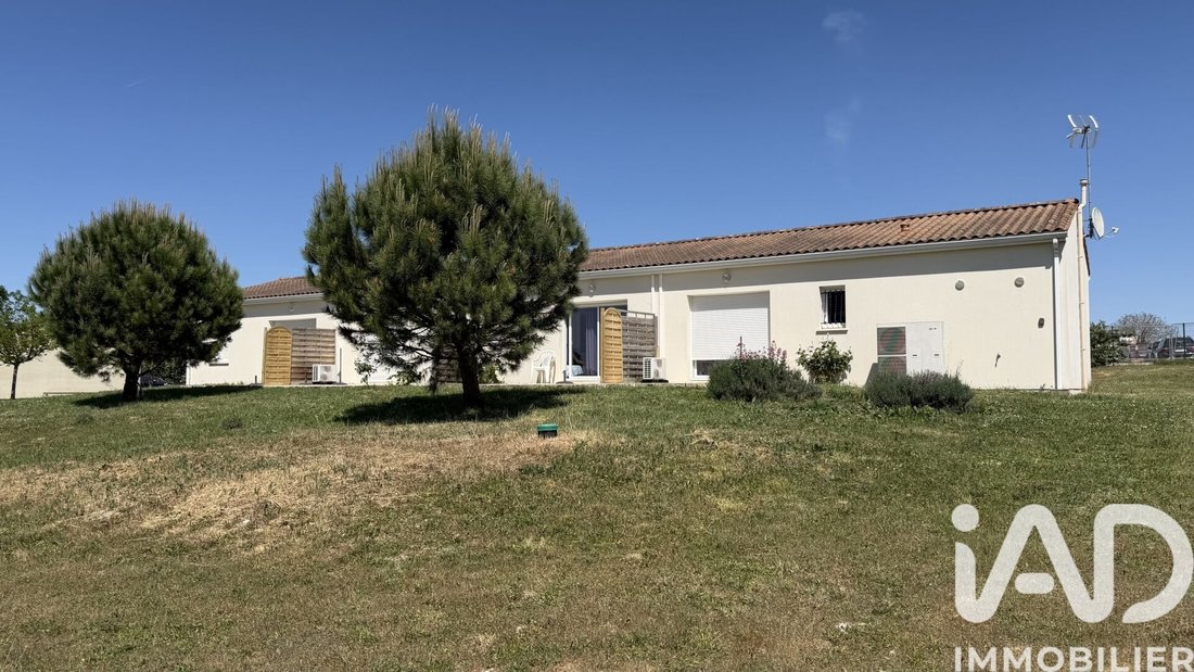 House in Jonzac, Nouvelle-Aquitaine, France 1 - 17797099