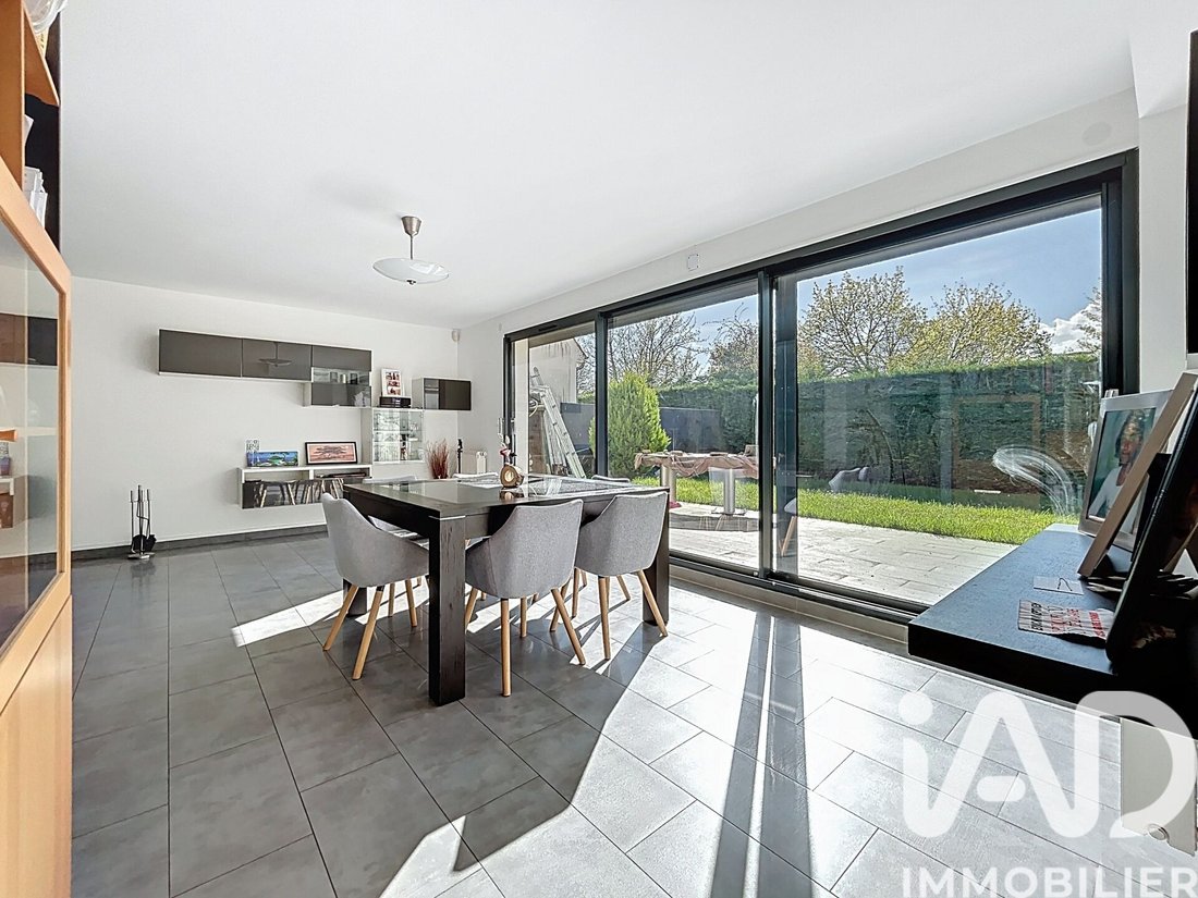 House in Tillet et Est, Bussy-Saint-Georges, France 4 - 17797041