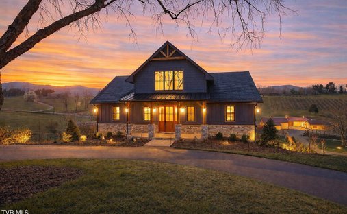 House in Mountain City, Tennessee, United States 1
