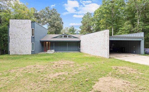 House in Hallsville, Texas, United States 1