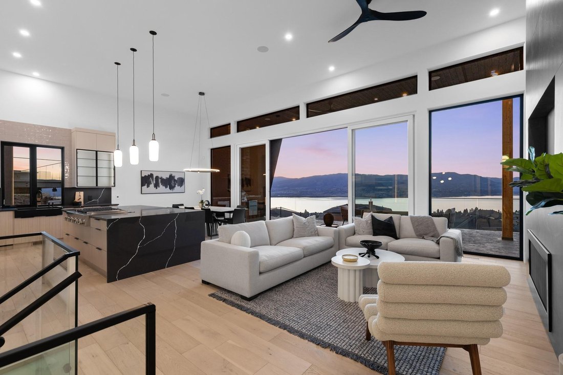 House in Kelowna, British Columbia, Canada 5 - 17242049
