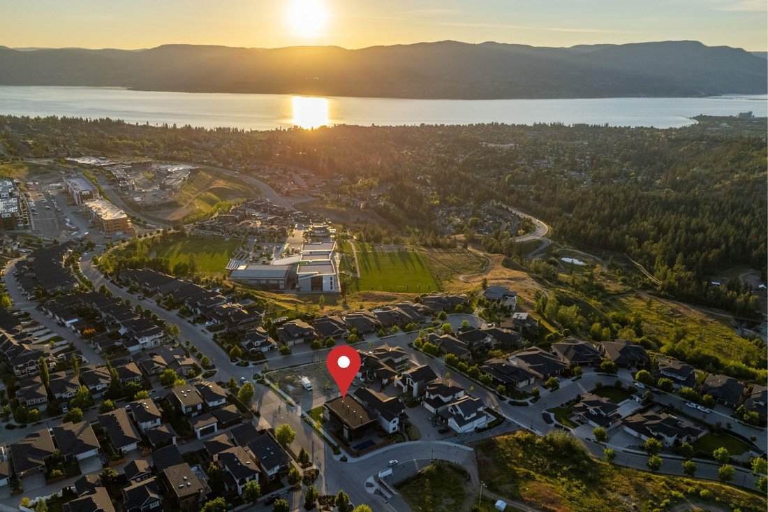 House in Kelowna, British Columbia, Canada 3 - 17242079