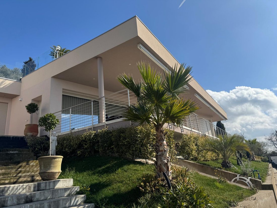 Villa in Bardolino, Veneto, Italy 2 - 17795865