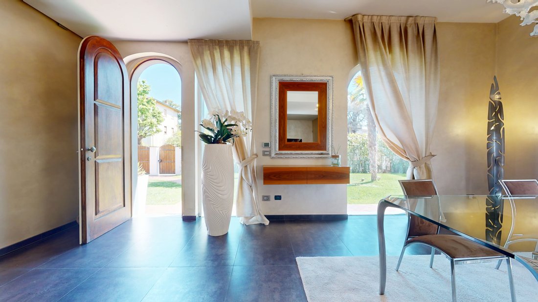 Villa in Viareggio, Tuscany, Italy 3 - 17795128