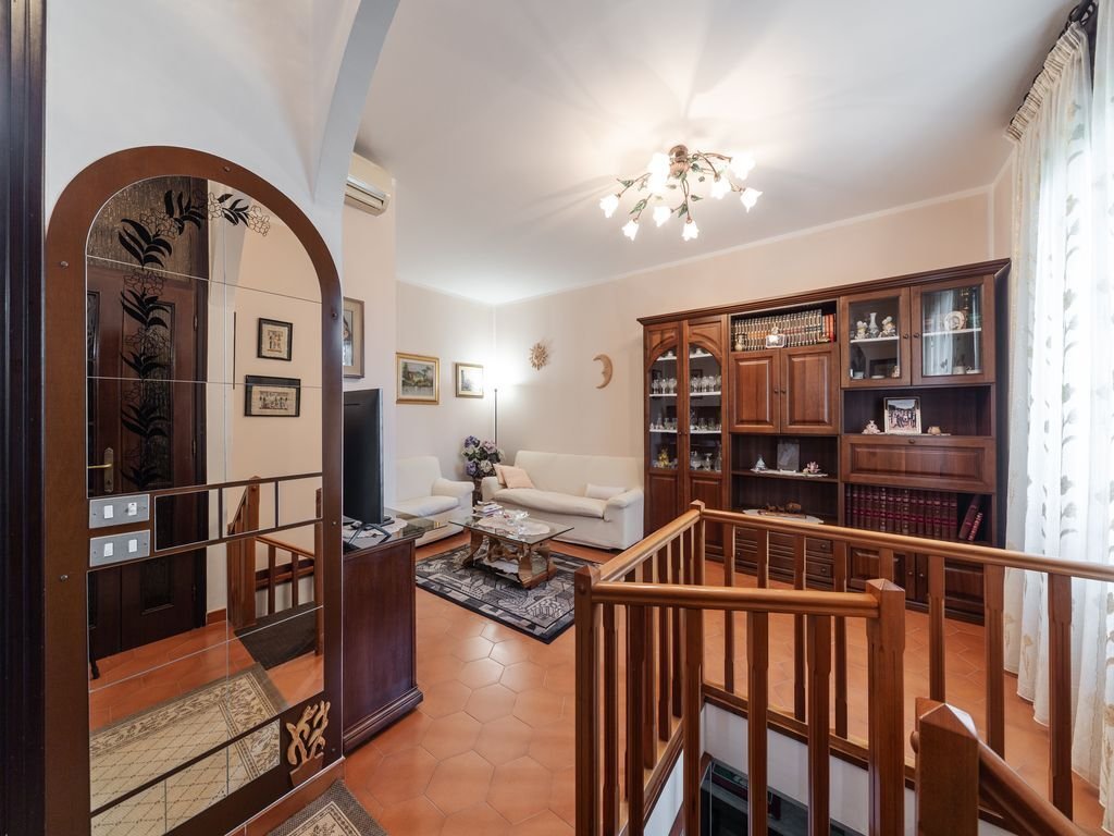 Villa in San Fruttuoso, Monza, Lombardy 4 - 17800808