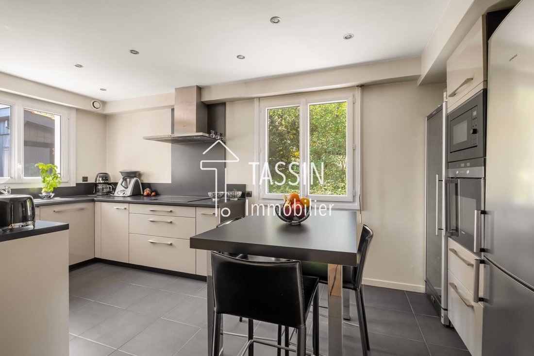 House in Tassin le Bourg, Tassin-la-Demi-Lune, France 4 - 17799359