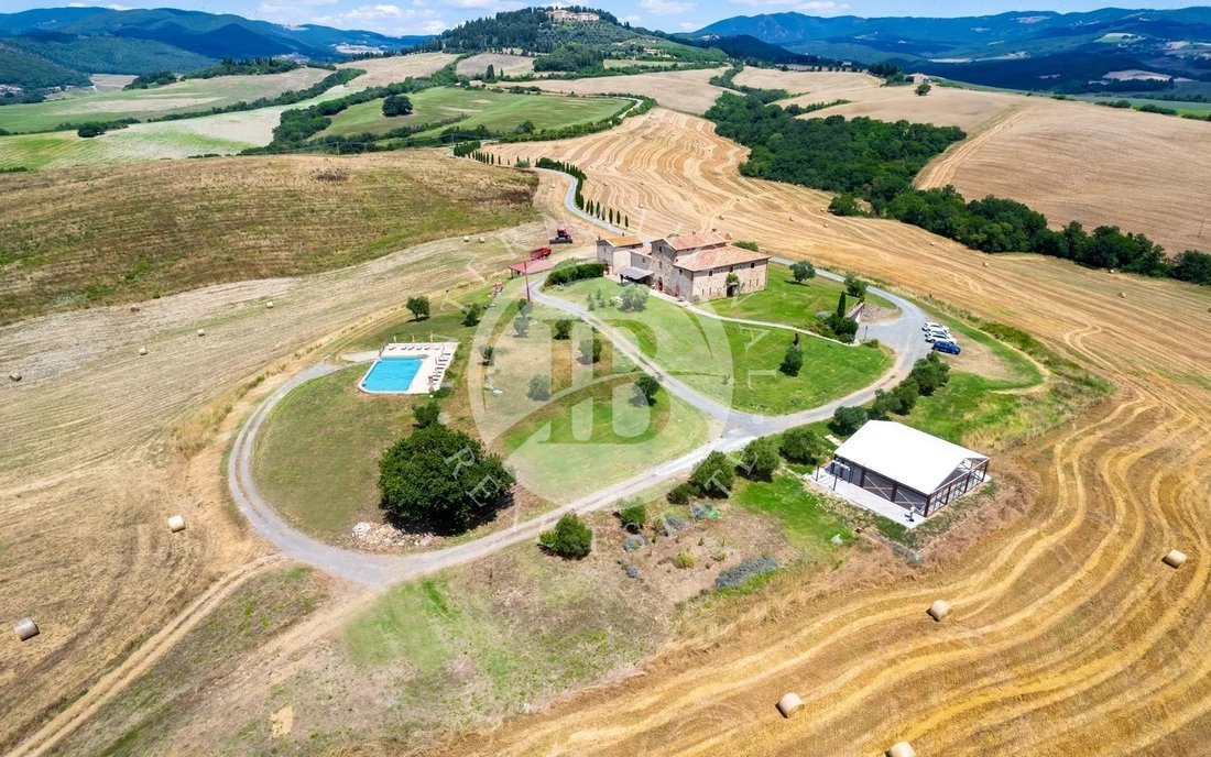 Villa in Montecatini Val di Cecina, Tuscany, Italy 4 - 17796308