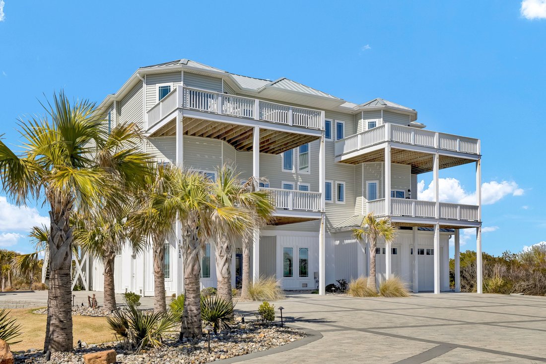 House in North Topsail Beach, North Carolina, United States 1 - 17797974