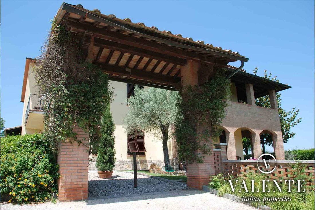 House in San Gimignano, Tuscany, Italy 4 - 17798596