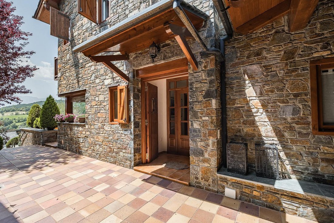 Villa in Prullans, Catalonia, Spain 2 - 16987651