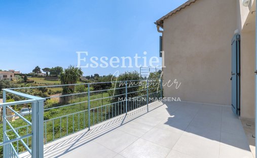 House in Saint-Laurent-du-Var, Provence-Alpes-Côte d'Azur, France 1