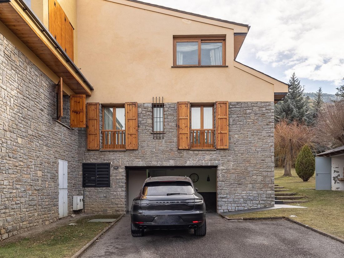 Villa in Alp, Catalonia, Spain 3 - 16988046
