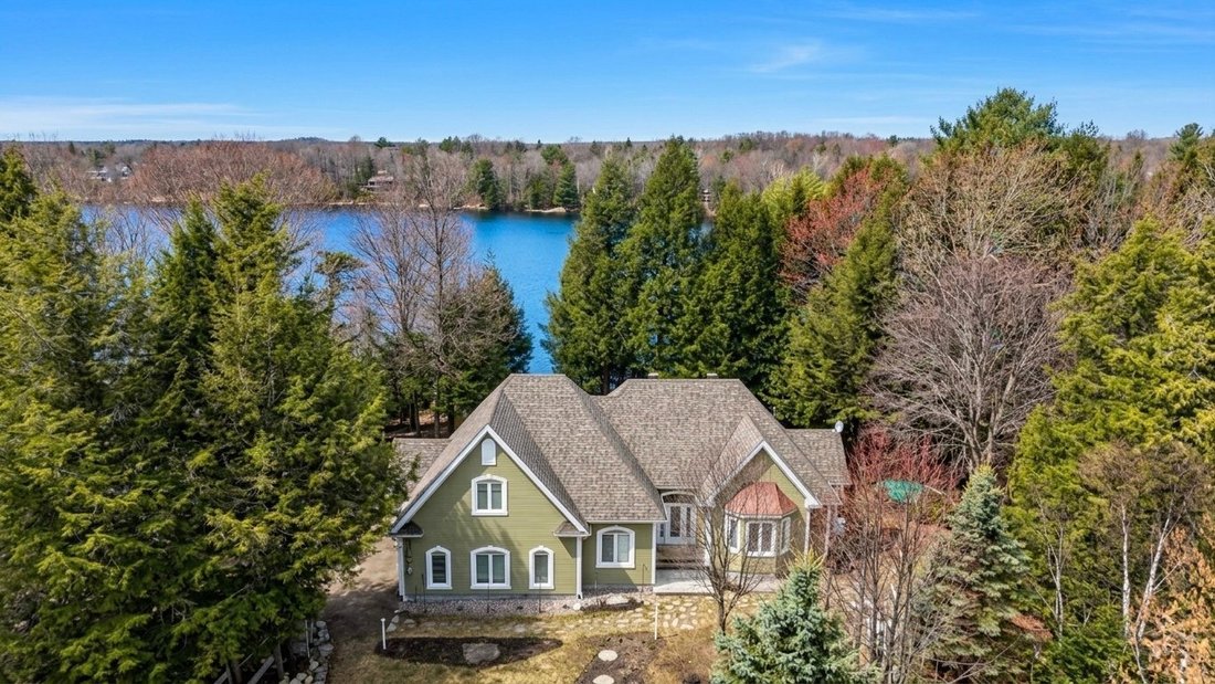 House in Sainte-Anne-des-Lacs, Quebec, Canada 1 - 17079506
