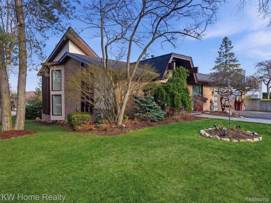 House in Orchard Lake Village, Michigan, United States 1 - 17800524