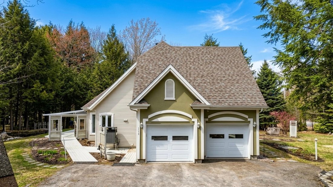 House in Sainte-Anne-des-Lacs, Quebec, Canada 5 - 17079506