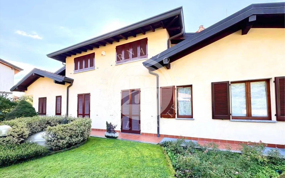 Apartment in Bizzarone, Lombardy, Italy 4 - 17796297