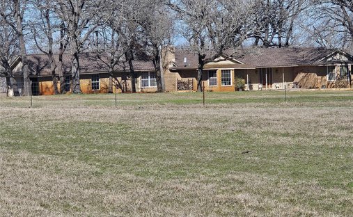 House in Cameron, Texas, United States 1