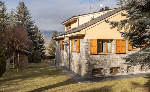 Villa in Alp, Catalonia, Spain 1