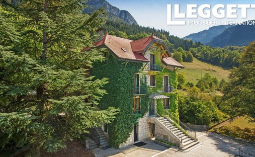 House in Le Petit-Bornand-les-Glieres, Glières-Val-de-Borne, France 1