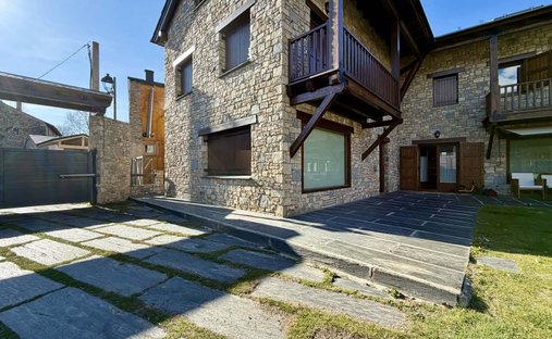 Villa in Fontanals de Cerdanya, Catalonia, Spain 1