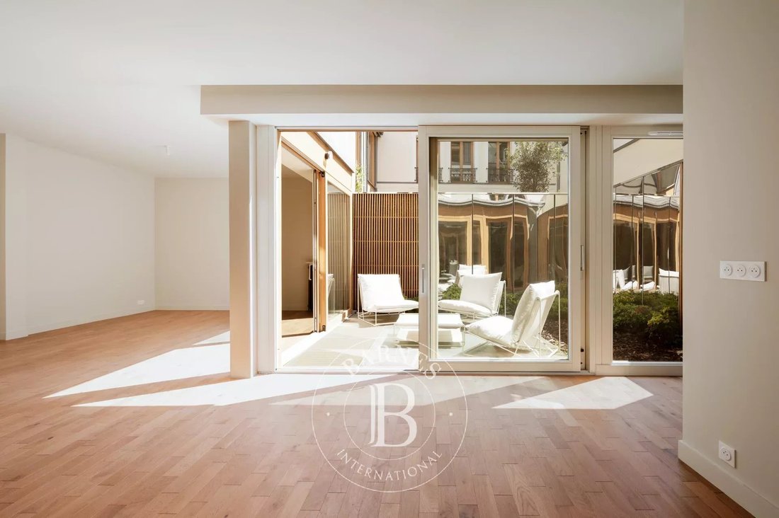 Townhouse in Centre Ville, Clichy, France 5 - 17800215