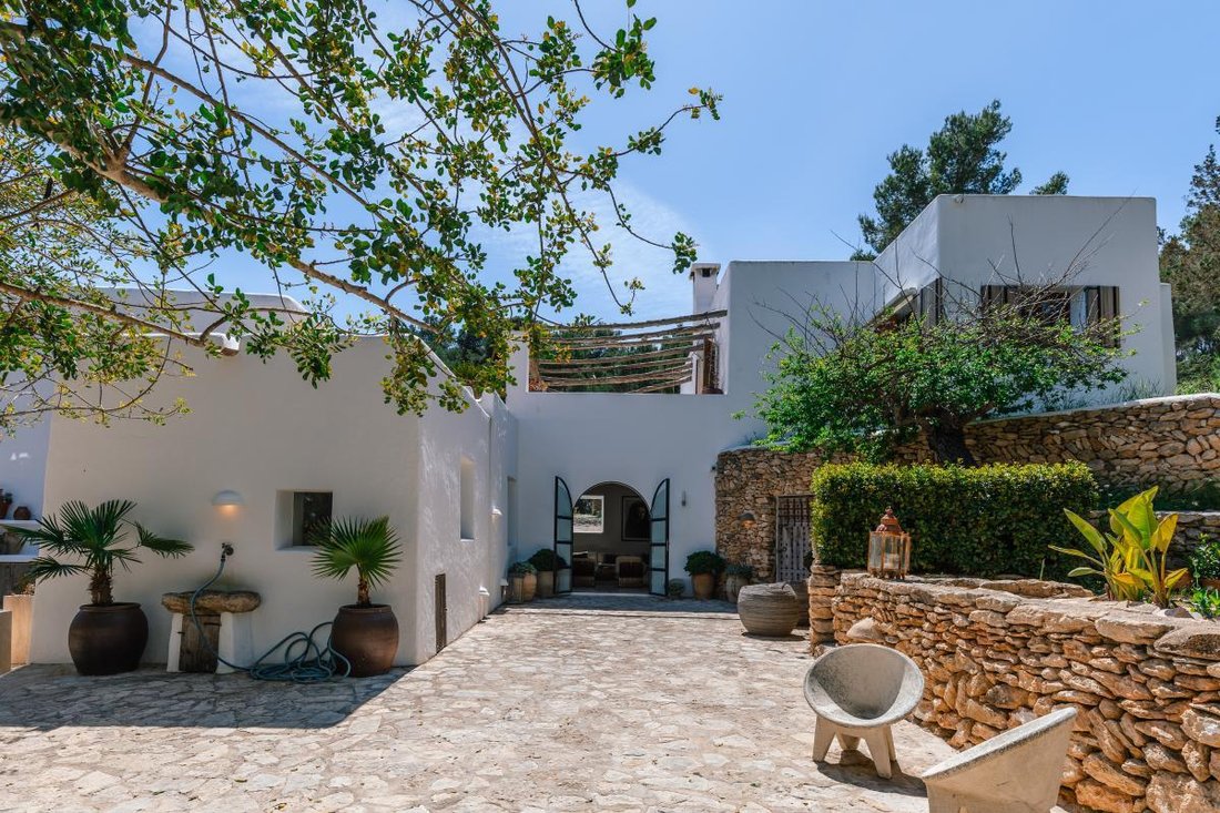 Villa in Sant Mateu d'Albarca, Sant Antoni de Portmany, Balearic Islands 2 - 17800179