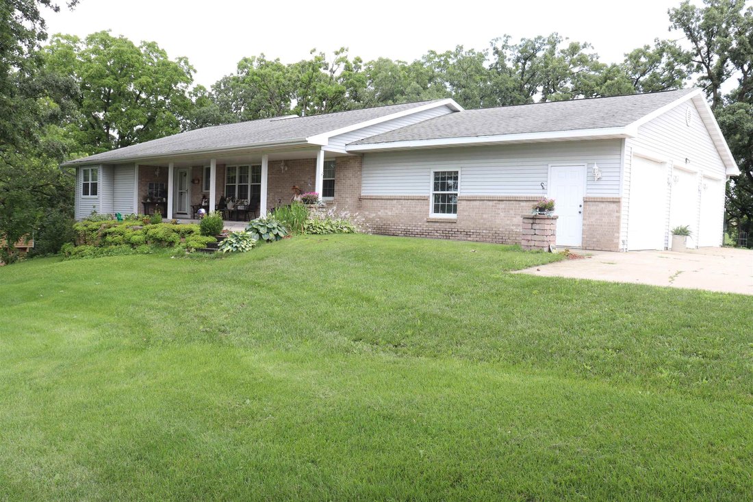 House in Blue Mounds, Wisconsin, United States 1 - 17793280