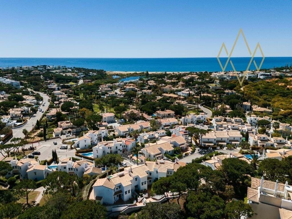Townhouse in Vale do Lobo, Almancil, Portugal 1 - 17797884