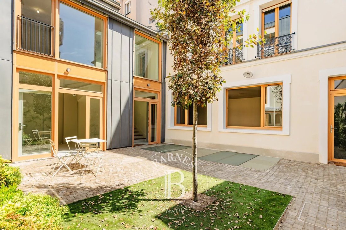 Townhouse in Centre Ville, Clichy, France 3 - 17800217