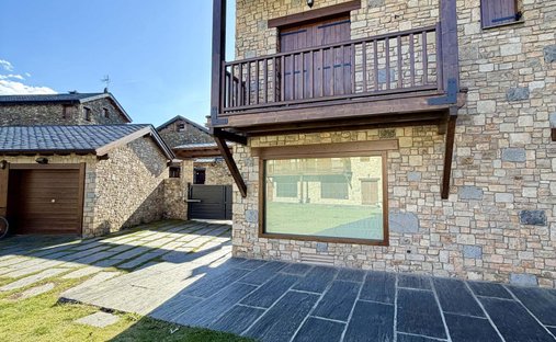 Villa in Fontanals de Cerdanya, Catalonia, Spain 1