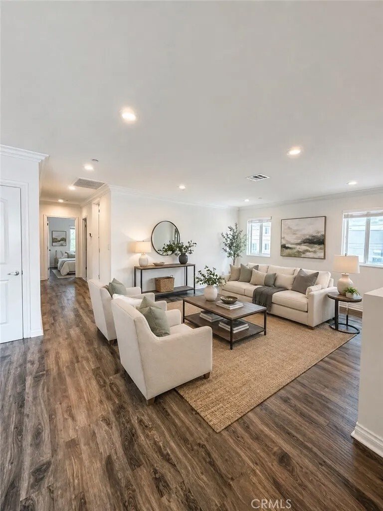 Los Angeles, California, United States 1 - 17740595