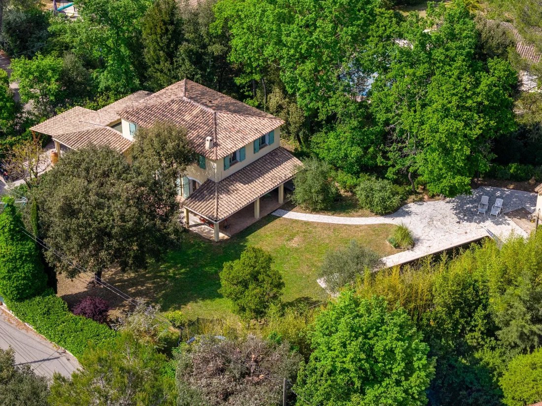 Villa in Valbonne, Provence-Alpes-Côte d'Azur, France 1 - 17795745