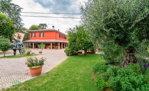 Villa in Castel San Pietro Terme, Emilia-Romagna, Italy 1
