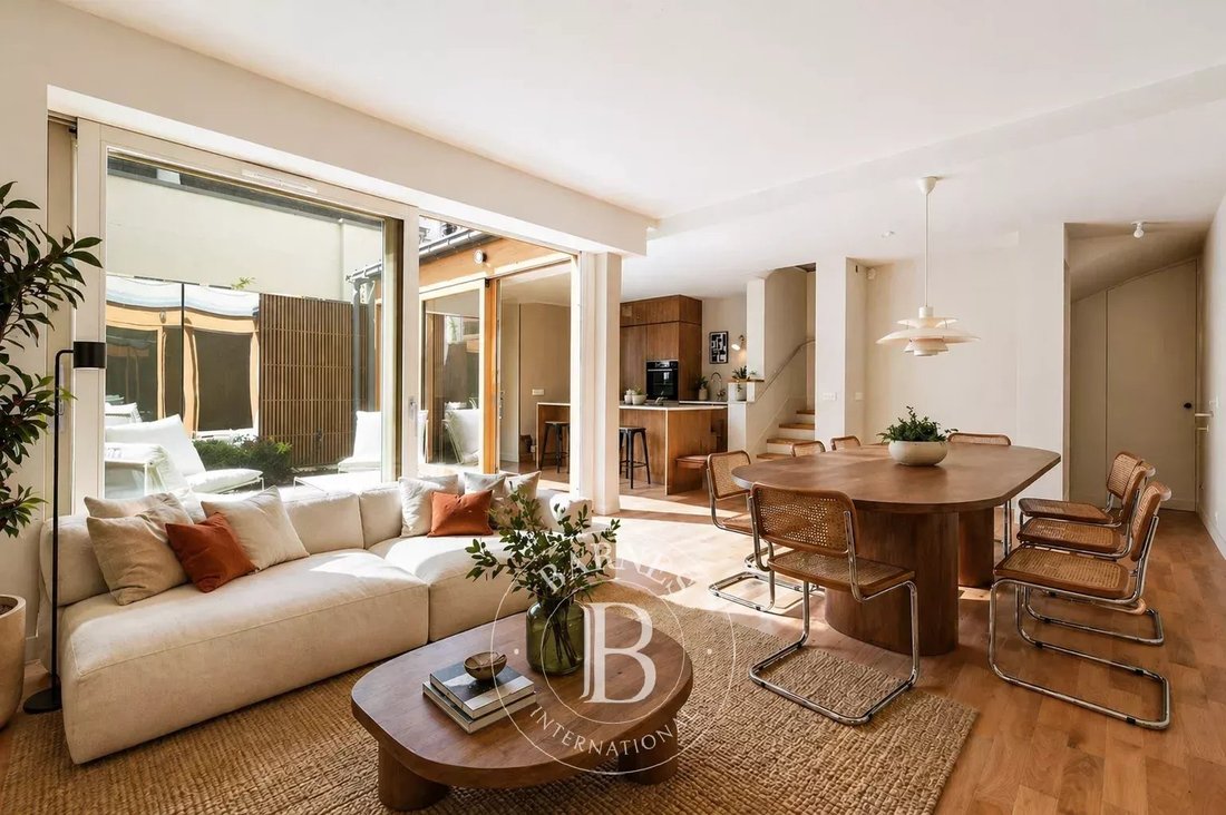 Townhouse in Centre Ville, Clichy, France 1 - 17800215