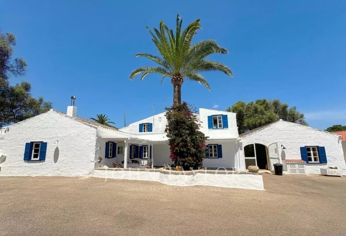 Chalet in es Castell, Balearic Islands, Spain 1 - 17663723