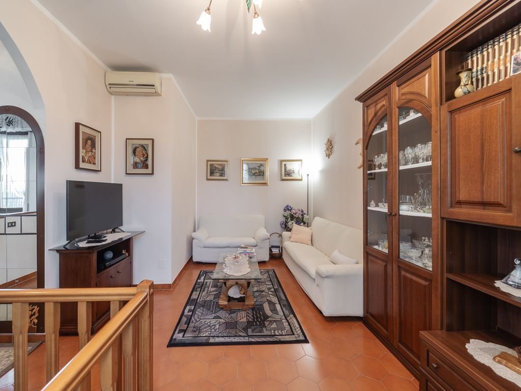 Villa in San Fruttuoso, Monza, Lombardy 1 - 17800808