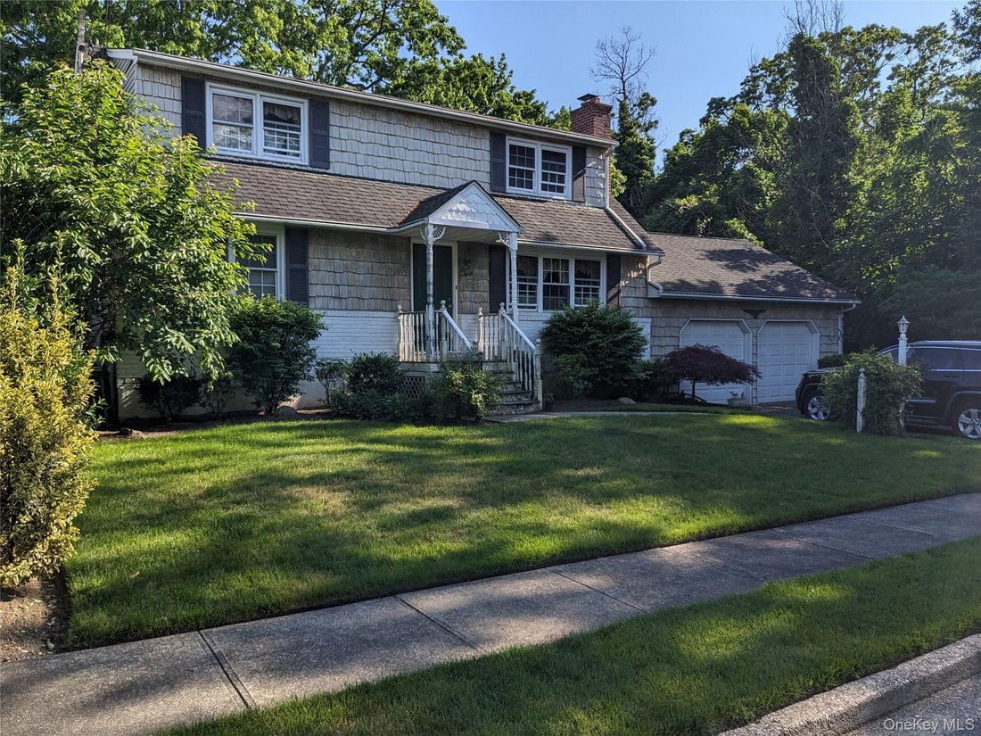House in Massapequa, New York, United States 1 - 17800029