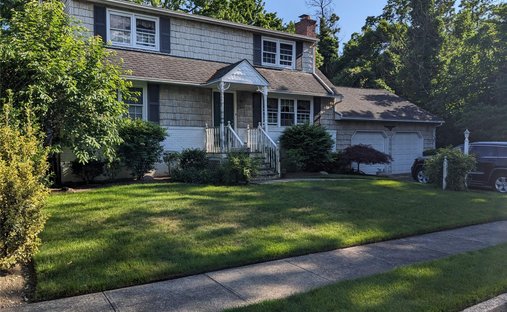House in Massapequa, New York, United States 1