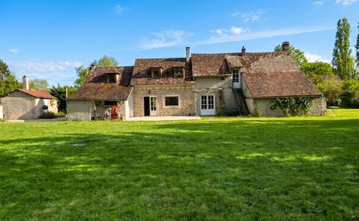 Estate in Houdan, Ile-de-France, France 1