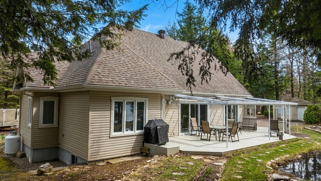 House in Sainte-Anne-des-Lacs, Quebec, Canada 4 - 17079506