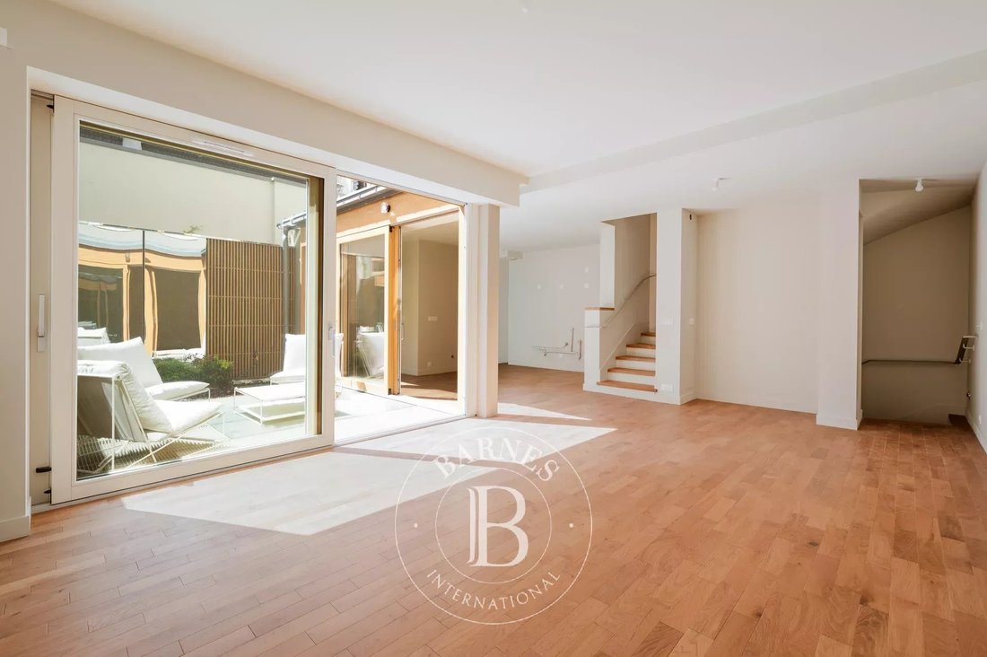 Townhouse in Centre Ville, Clichy, France 3 - 17800215