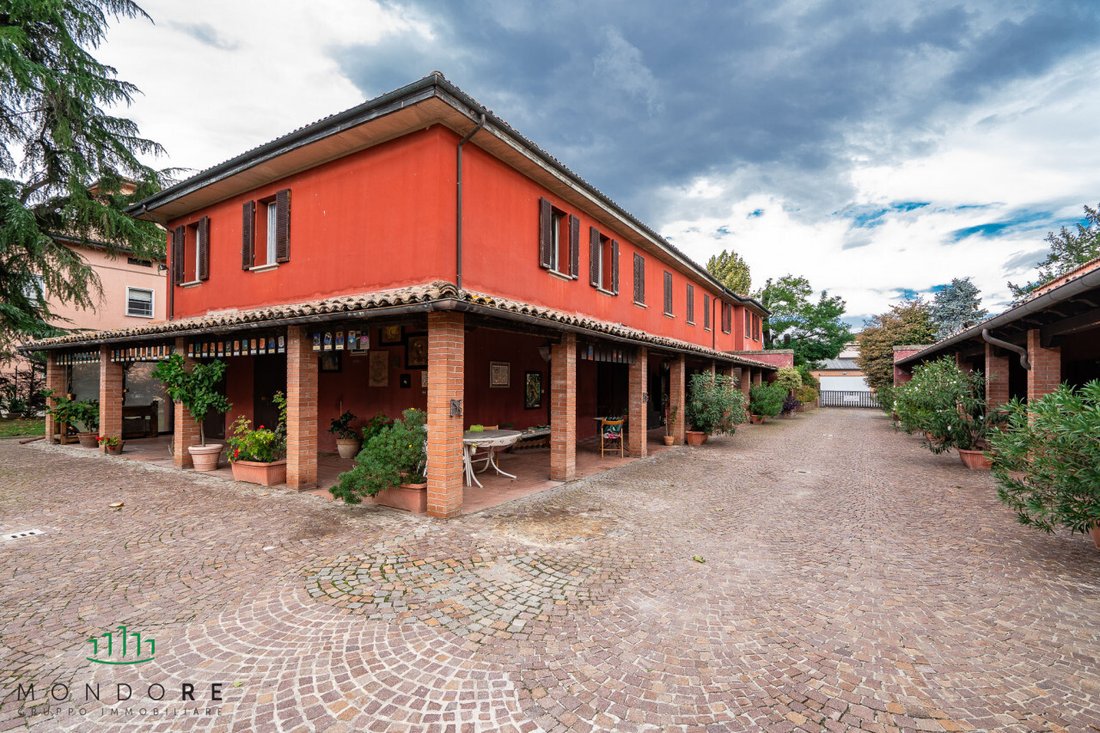 Villa in Castel San Pietro Terme, Emilia-Romagna, Italy 3 - 17800795