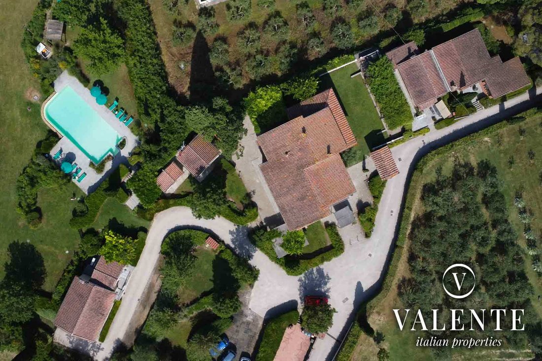 House in San Gimignano, Tuscany, Italy 3 - 17798596