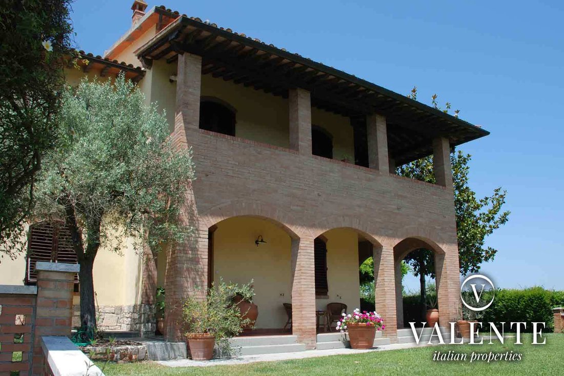 House in San Gimignano, Tuscany, Italy 5 - 17798596